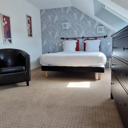Brit Essentiel Robic Hotel 2*