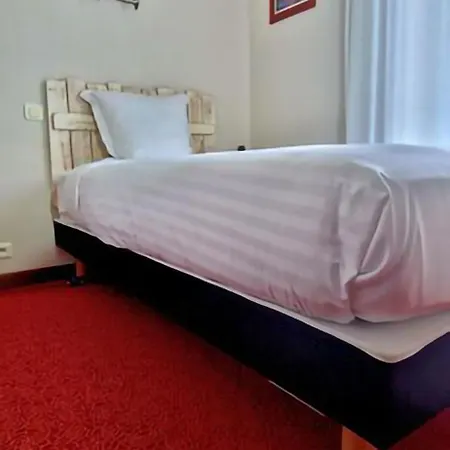 Hotel Brit Essentiel Robic 2*